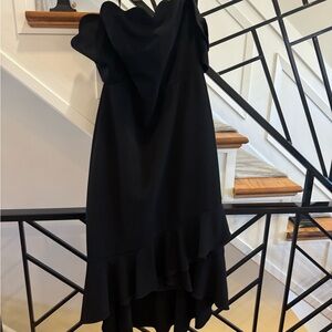 Shoshanna Elegant Black scalloped sleeve strapless gown